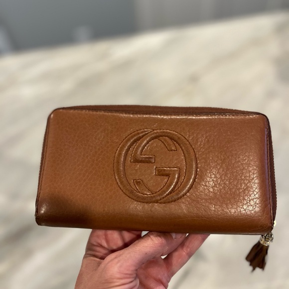 Gucci Tan Leather Wallet with Tassel - Picture 12 of 12